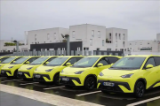 比亚迪首夺全球纯电销冠 特斯拉究竟输在哪了