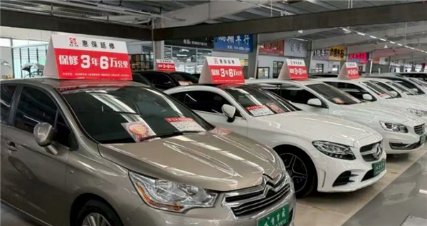 保时捷15万、宾利26.8万！豪车跳水致二手车大降价 大批车商跑路