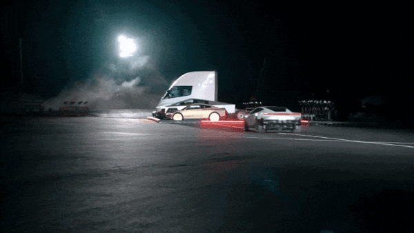 憋了9年的马斯克 端出了一台“QQ飞车”