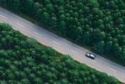 余承东亲当车模 享界S9T绿野仙踪实车曝光：带顶箱确实帅