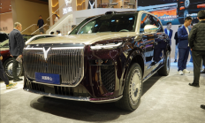 国产豪华旗舰SUV新王炸！岚图旗舰泰山亮相郑州国际车展