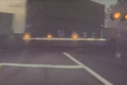 特斯拉FSD被指在铁路口无法识别火车 美监管机构已介入调查