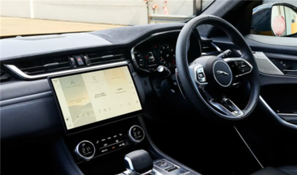 内燃机时代的谢幕之作!捷豹F-PACE SVR最终版发布:最后一次搭载V8发动机