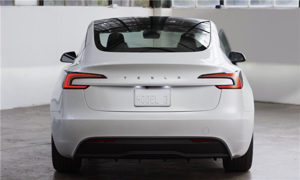 外观、配置全公布！特斯拉正式发布廉价版Model 3/Y 铁粉吐槽：价格太失望了