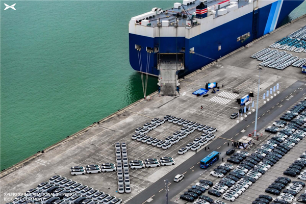 中亚的老外们 以后可能买不到中国便宜车了