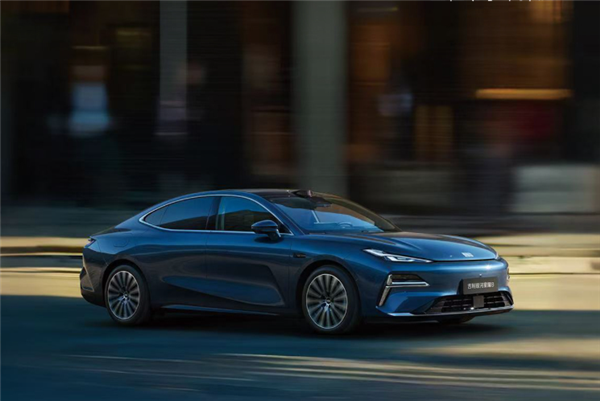 吉利汽车10月销量破30万辆创新高 银河提前达成年销百万