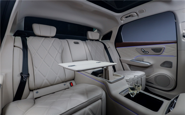 猎鹰700辅助驾驶上车！奇瑞风云A9L光辉版上市：17.19万起