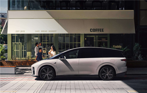 李想承认失误:回归创业模式!自研M100芯片即将落地