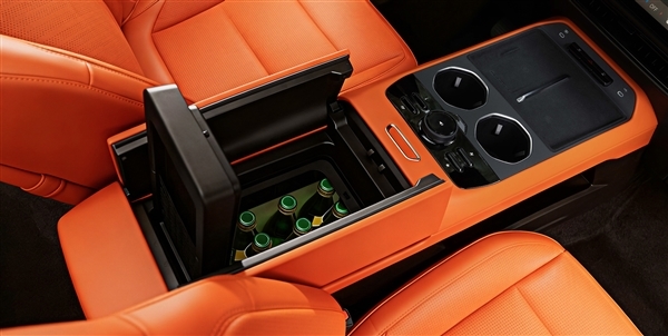 22.98万起 江铃福特智趣烈马上市：增程纯电双动力